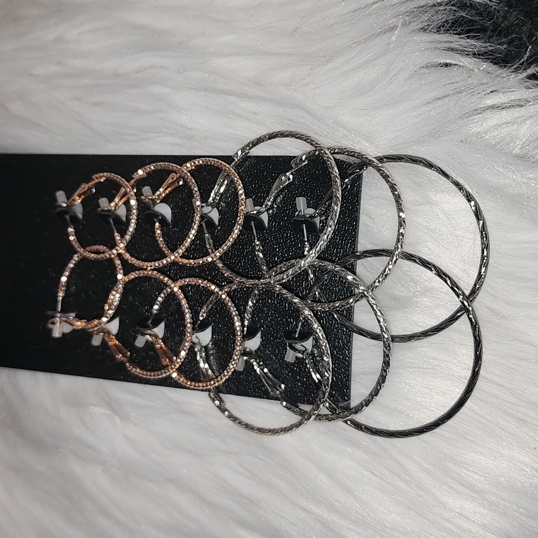 New Ophelia Roe Hoop Earrings Set Nwt 15$